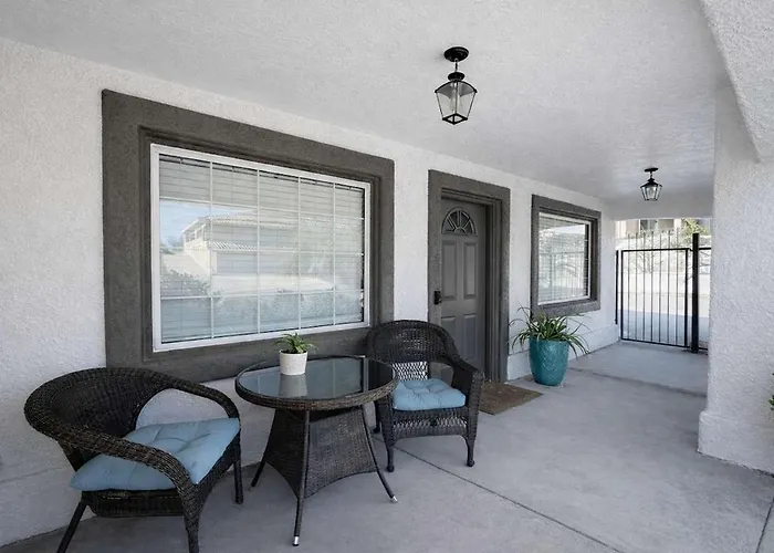 Romantic Getaway - Luxury - Private Hot Tub Villa Lake Havasu City
