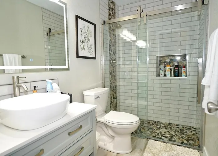 Villa Romantic Getaway - Luxury - Private Hot Tub Lake Havasu City
